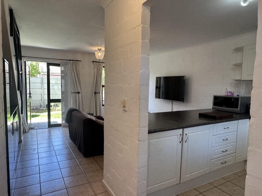 To Let 2 Bedroom Property for Rent in Parklands Western Cape